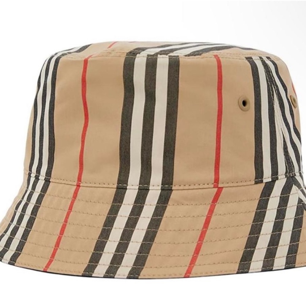 Burberry bucket hat